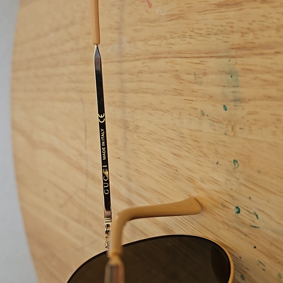 Gucci Sunglasses - Picture 6 of 6